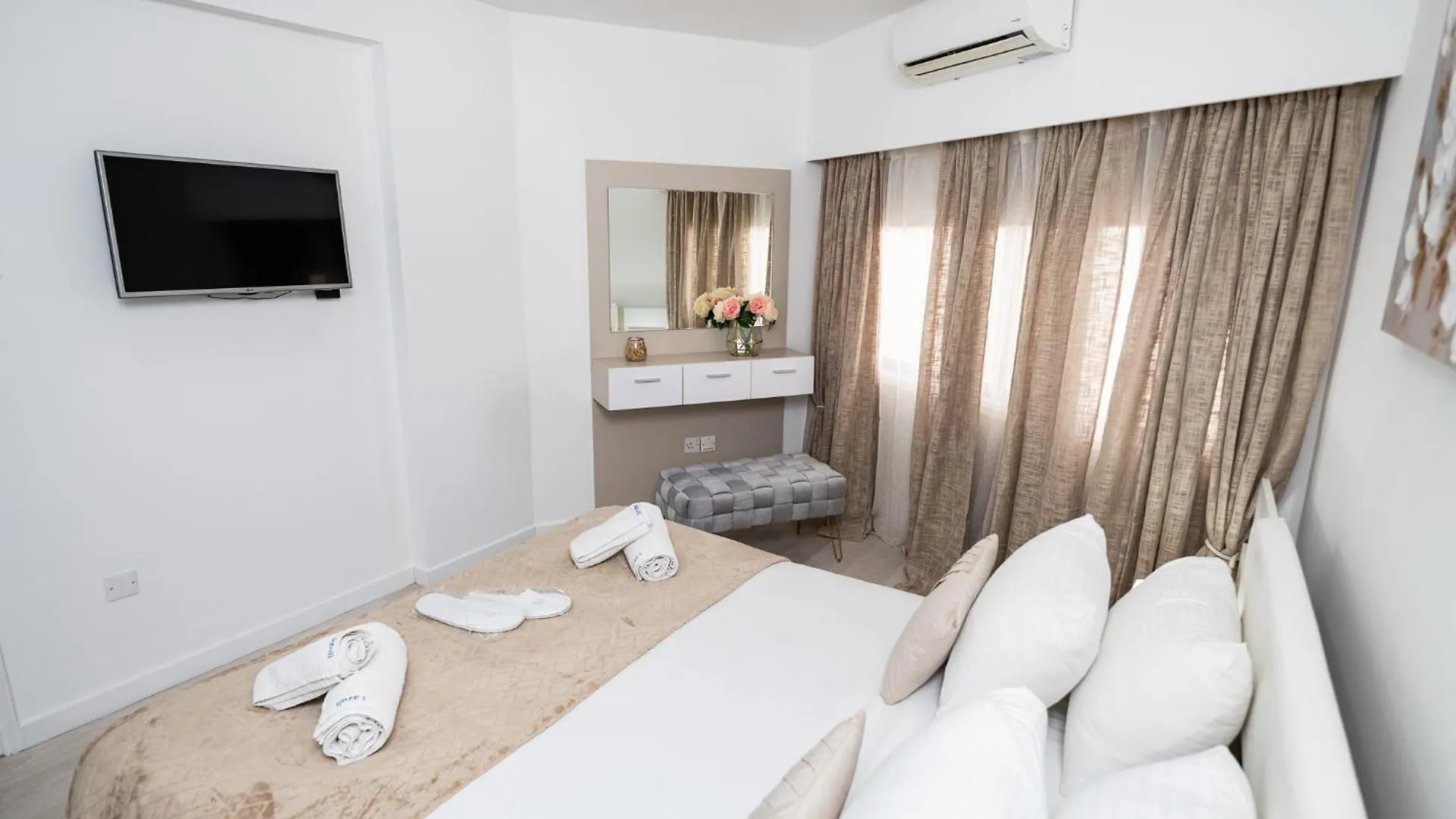 Lazuli Beach & Pool Apartment 501 Larnaca