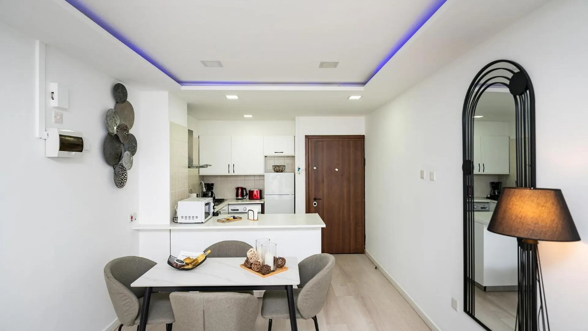 Lazuli Beach & Pool Apartment 501 Larnaca