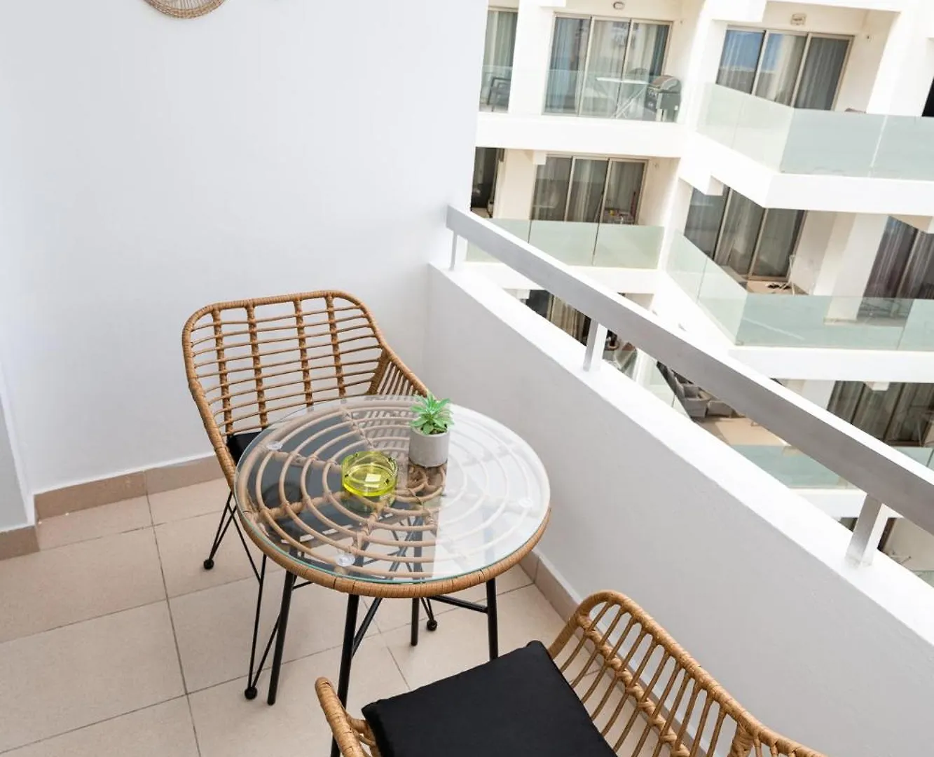Lazuli Beach & Pool Apartment 501 Larnaca