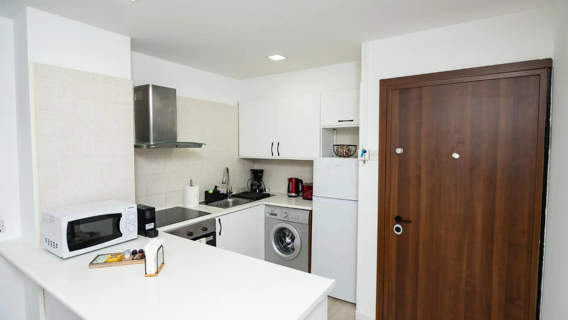 Lazuli Beach & Pool Apartment 501 Larnaca